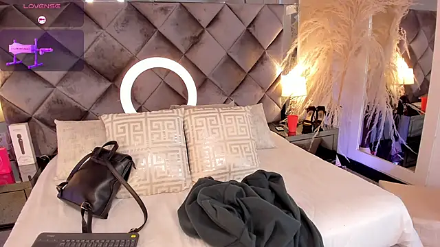 sofhiaa adaams online show from 10-26-25, 03:12