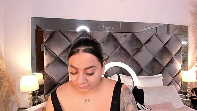 sofhiaa adaams online show from 11-12-25, 09:29