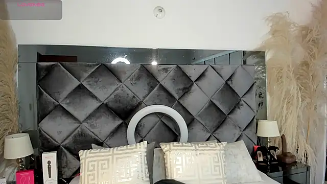 sofhiaa adaams online show from 10-29-25, 11:14