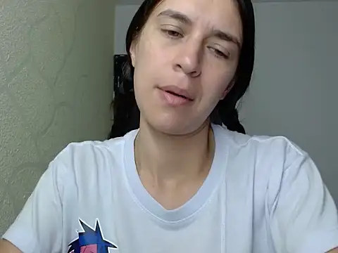 Snapshot of linda92astro chatting on 10-29-25, 12:04 linda92astro online show from 10-29-25, 12:04