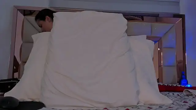 Snapshot of violetta-brown1 chatting on 01-29-25, 04:36 violetta-brown1 online show from 01-29-25, 04:36