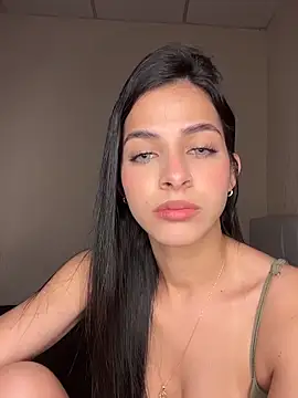 Snapshot of violetta-brown1 chatting on 11-09-25, 03:43 violetta-brown1 online show from 11-09-25, 03:43