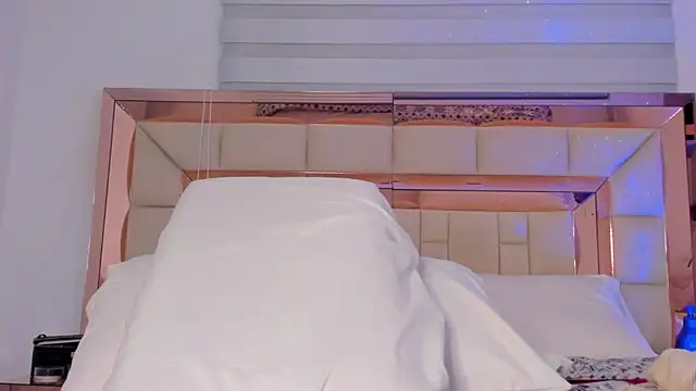 Snapshot of violetta-brown1 chatting on 02-07-25, 06:45 violetta-brown1 online show from 02-07-25, 06:45