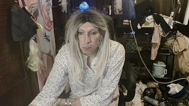 Ombeline1 online show from 12-20-25, 08:06