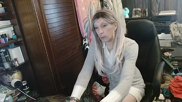 Ombeline1 online show from 04-12-26, 02:09