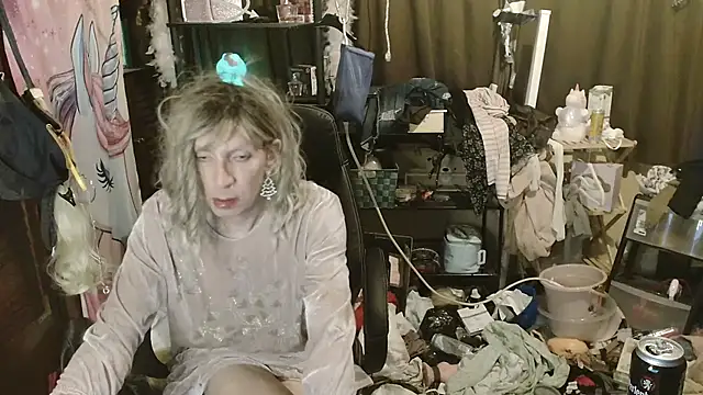 Ombeline1 online show from 12-22-25, 08:42