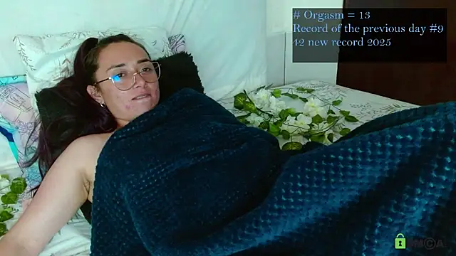 Hot Candy  online show from 01-08-26, 08:53