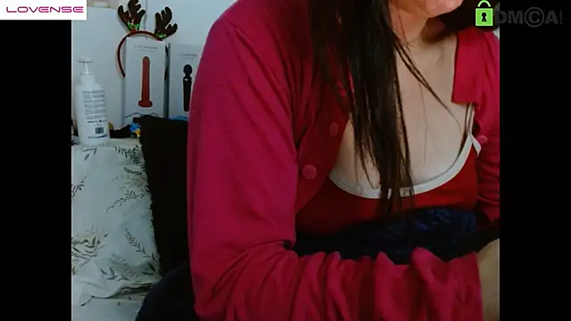Snapshot of Hot_Candy_ chatting on 03-05-25, 10:44 Hot Candy online show from 03-05-25, 10:44