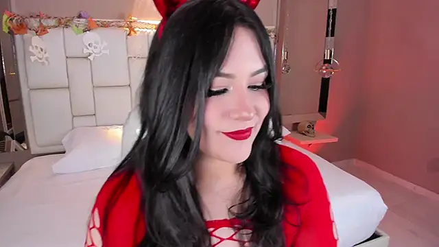 Snapshot of Biancax_ chatting on 10-24-25, 03:49 Biancax online show from 10-24-25, 03:49