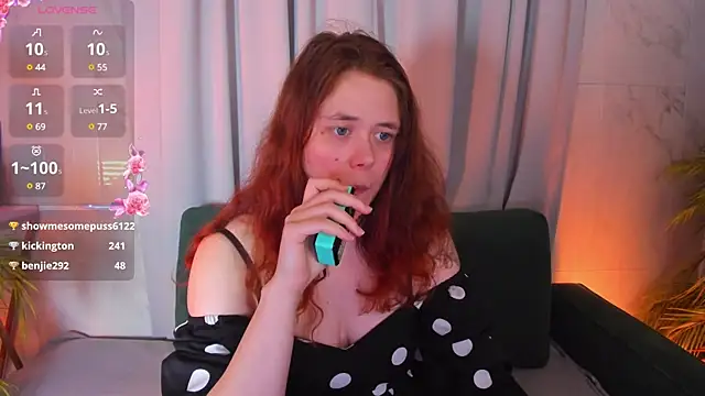 Snapshot of SophiePure chatting on 03-20-25, 02:51 SophiePure online show from 03-20-25, 02:51