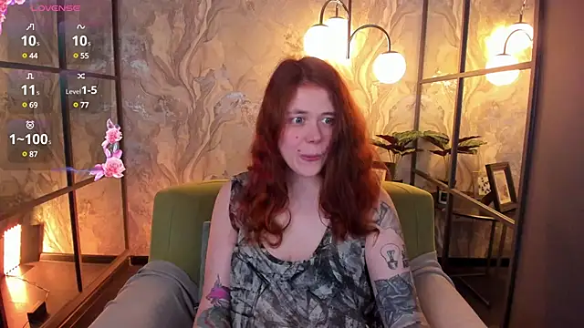 Snapshot of SophiePure chatting on 03-16-25, 08:43 SophiePure online show from 03-16-25, 08:43