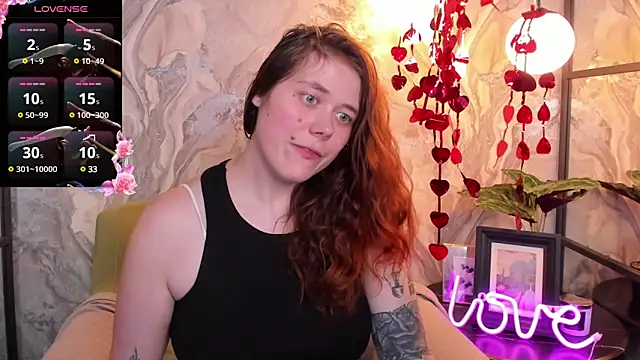 Snapshot of SophiePure chatting on 02-14-25, 02:39 SophiePure online show from 02-14-25, 02:39