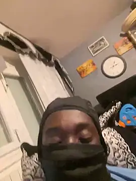 Snapshot of elninoblacko chatting on 02-14-25, 02:07 elninoblacko online show from 02-14-25, 02:07