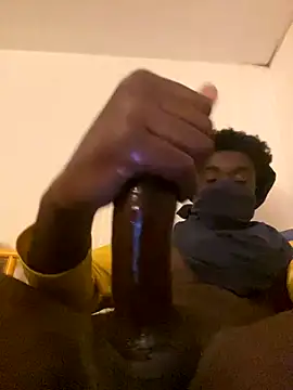 Snapshot of elninoblacko chatting on 11-01-25, 06:35 elninoblacko online show from 11-01-25, 06:35