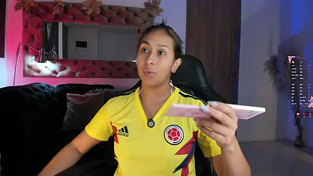 AmelyaMann online show from 06-11-26, 12:57