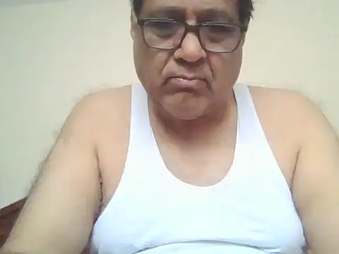 Snapshot of Nuttysub chatting on 10-18-25, 01:51 Nuttysub online show from 10-18-25, 01:51