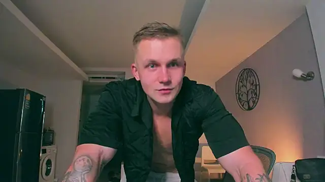 Snapshot of Samuel_Andrew chatting on 09-27-25, 03:23 Samuel Andrew online show from 09-27-25, 03:23