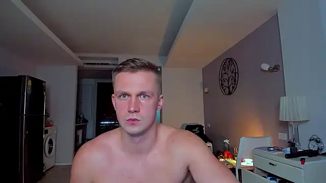 Snapshot of Samuel_Andrew chatting on 06-15-26, 02:01 Samuel Andrew online show from 06-15-26, 02:01