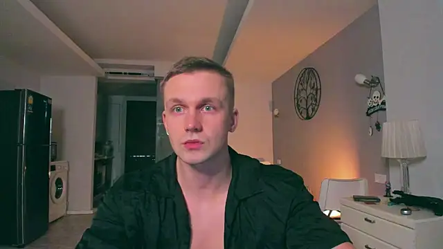 Samuel Andrew online show from 11-08-25, 04:16