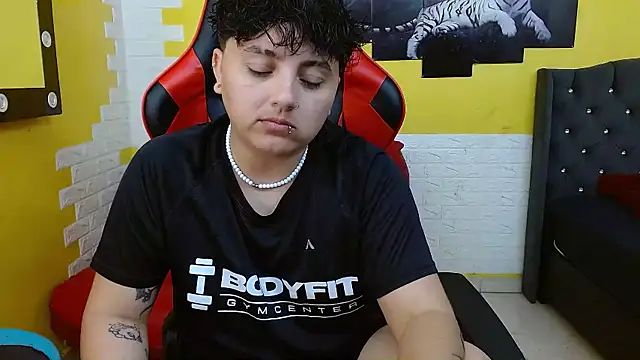 Snapshot of isabeautyx19 chatting on 01-08-26, 04:51 isabeautyx19 online show from 01-08-26, 04:51