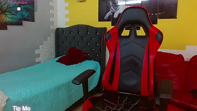 Snapshot of isabeautyx19 chatting on 02-22-26, 01:41 isabeautyx19 online show from 02-22-26, 01:41