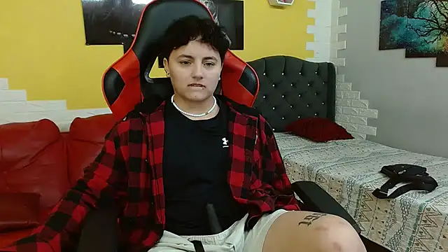 Snapshot of isabeautyx19 chatting on 12-02-25, 02:56 isabeautyx19 online show from 12-02-25, 02:56