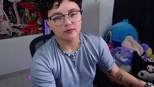 Snapshot of isabeautyx19 chatting on 07-10-26, 03:01 isabeautyx19 online show from 07-10-26, 03:01