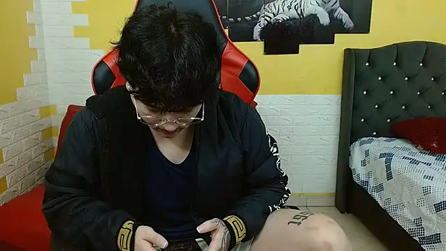 Snapshot of isabeautyx19 chatting on 12-18-25, 02:16 isabeautyx19 online show from 12-18-25, 02:16