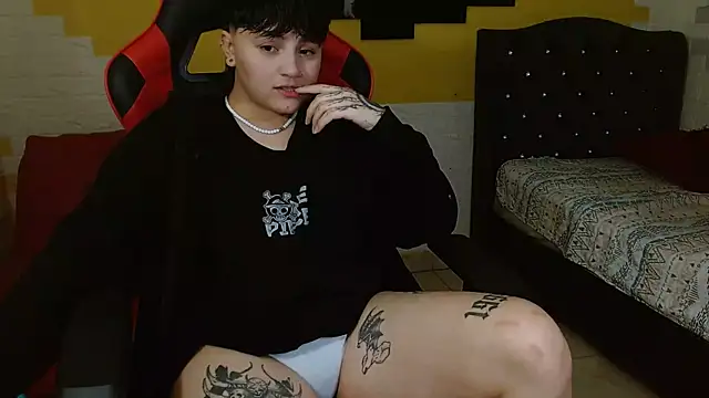 Snapshot of isabeautyx19 chatting on 12-04-25, 04:22 isabeautyx19 online show from 12-04-25, 04:22