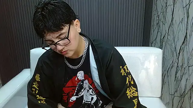 Snapshot of isabeautyx19 chatting on 10-15-25, 11:46 isabeautyx19 online show from 10-15-25, 11:46