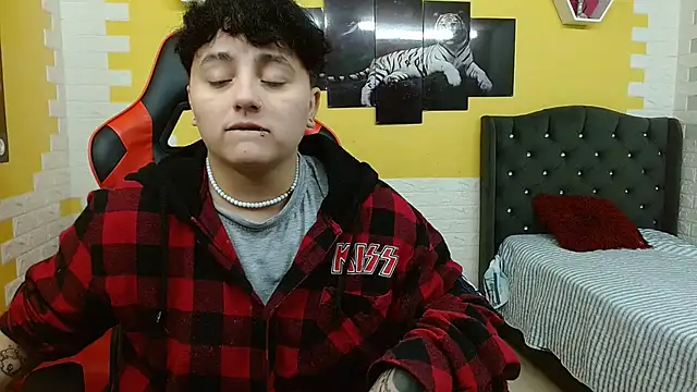 Snapshot of isabeautyx19 chatting on 12-20-25, 03:09 isabeautyx19 online show from 12-20-25, 03:09