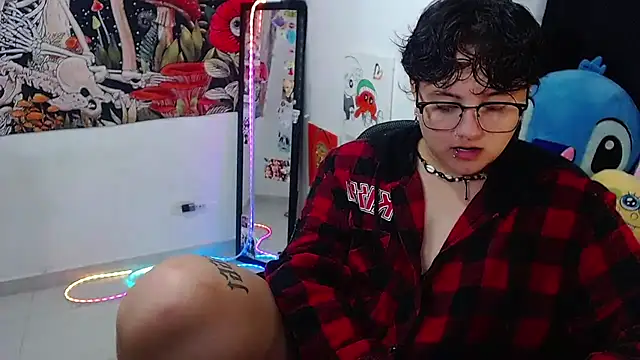 Snapshot of isabeautyx19 chatting on 07-05-26, 01:32 isabeautyx19 online show from 07-05-26, 01:32