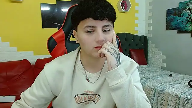 Snapshot of isabeautyx19 chatting on 11-14-25, 03:43 isabeautyx19 online show from 11-14-25, 03:43