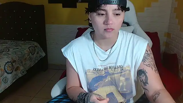 isabeautyx19 online show from 03-26-26, 01:48