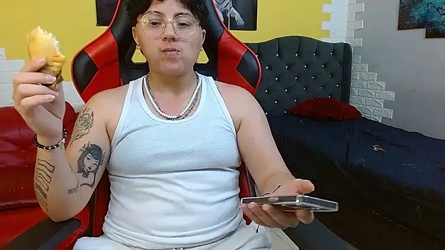 Snapshot of isabeautyx19 chatting on 01-12-26, 03:41 isabeautyx19 online show from 01-12-26, 03:41