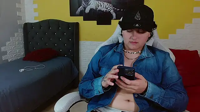 isabeautyx19 online show from 04-08-26, 02:46