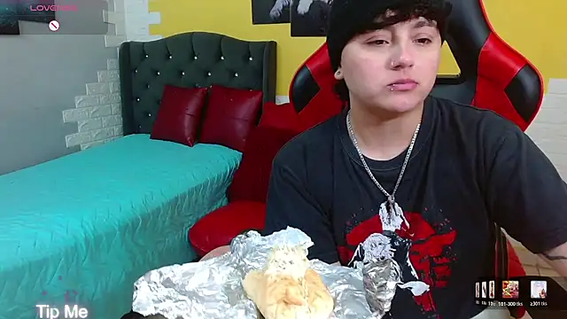 Snapshot of isabeautyx19 chatting on 02-19-26, 01:57 isabeautyx19 online show from 02-19-26, 01:57