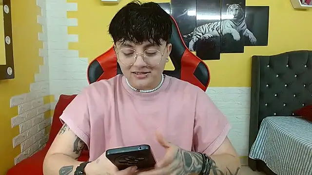 Snapshot of isabeautyx19 chatting on 12-21-25, 03:08 isabeautyx19 online show from 12-21-25, 03:08