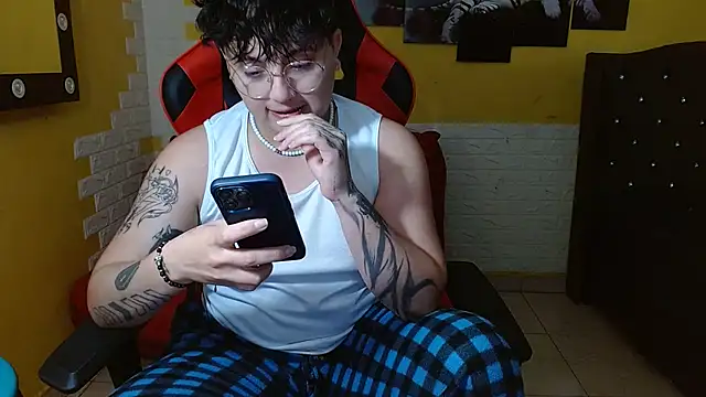 Snapshot of isabeautyx19 chatting on 01-14-26, 04:38 isabeautyx19 online show from 01-14-26, 04:38