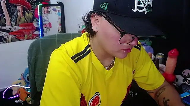 Snapshot of isabeautyx19 chatting on 06-18-26, 01:48 isabeautyx19 online show from 06-18-26, 01:48
