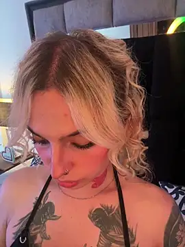 Bonnie vega online show from 10-18-25, 08:11