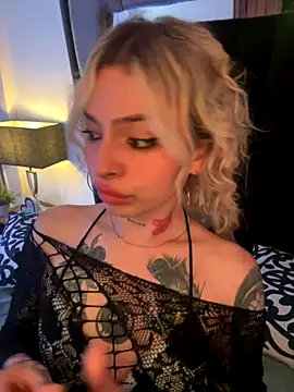 Bonnie vega online show from 10-19-25, 06:32