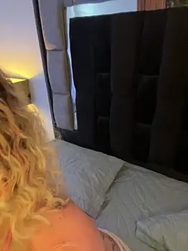 Bonnie vega online show from 11-05-25, 08:23