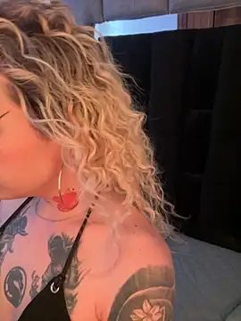 Bonnie vega online show from 11-07-25, 08:46