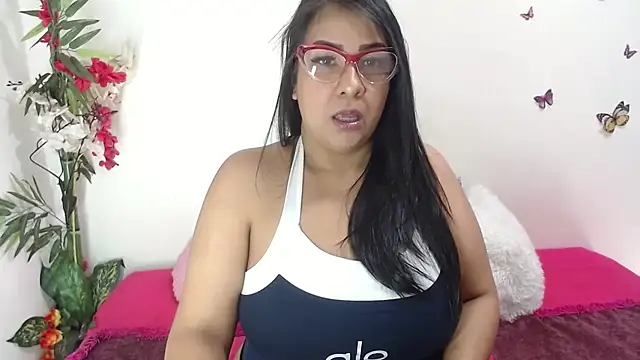 Snapshot of Janeth_Sweet chatting on 10-16-25, 04:48 Janeth Sweet online show from 10-16-25, 04:48