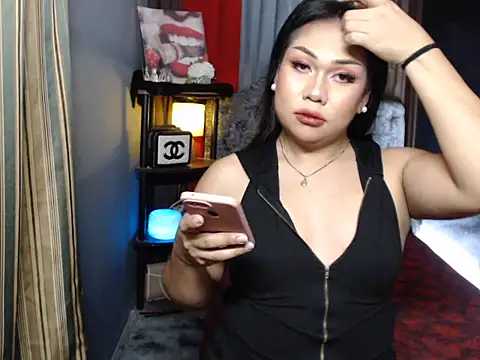 Snapshot of XXmistressamandaXX chatting on 10-17-25, 11:01 XXmistressamandaXX online show from 10-17-25, 11:01