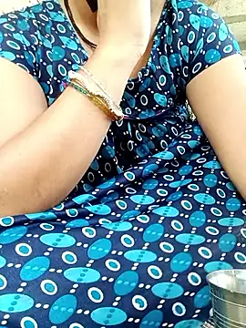 Snapshot of Mamta_Chaterjee chatting on 06-13-26, 02:09 Mamta Chaterjee online show from 06-13-26, 02:09
