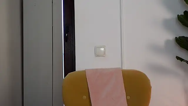 Snapshot of NinaCrystal1 chatting on 02-28-26, 06:57 NinaCrystal1 online show from 02-28-26, 06:57