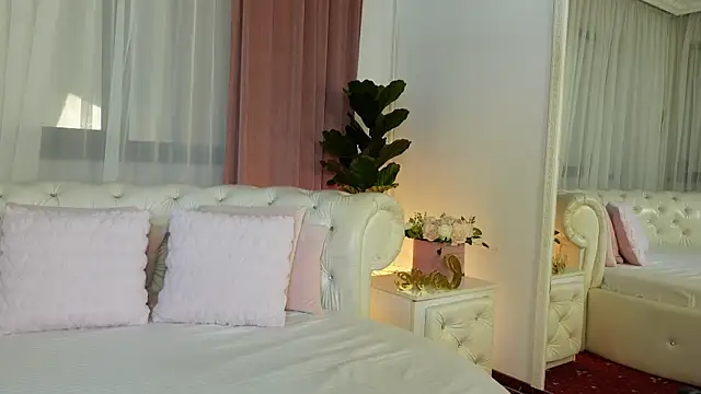 Snapshot of NinaCrystal1 chatting on 07-14-26, 07:46 NinaCrystal1 online show from 07-14-26, 07:46
