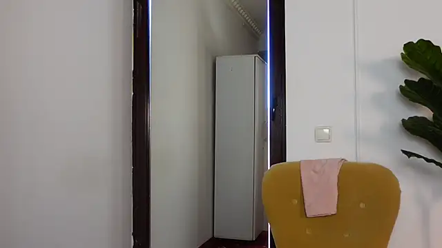 NinaCrystal1 online show from 12-19-25, 08:49